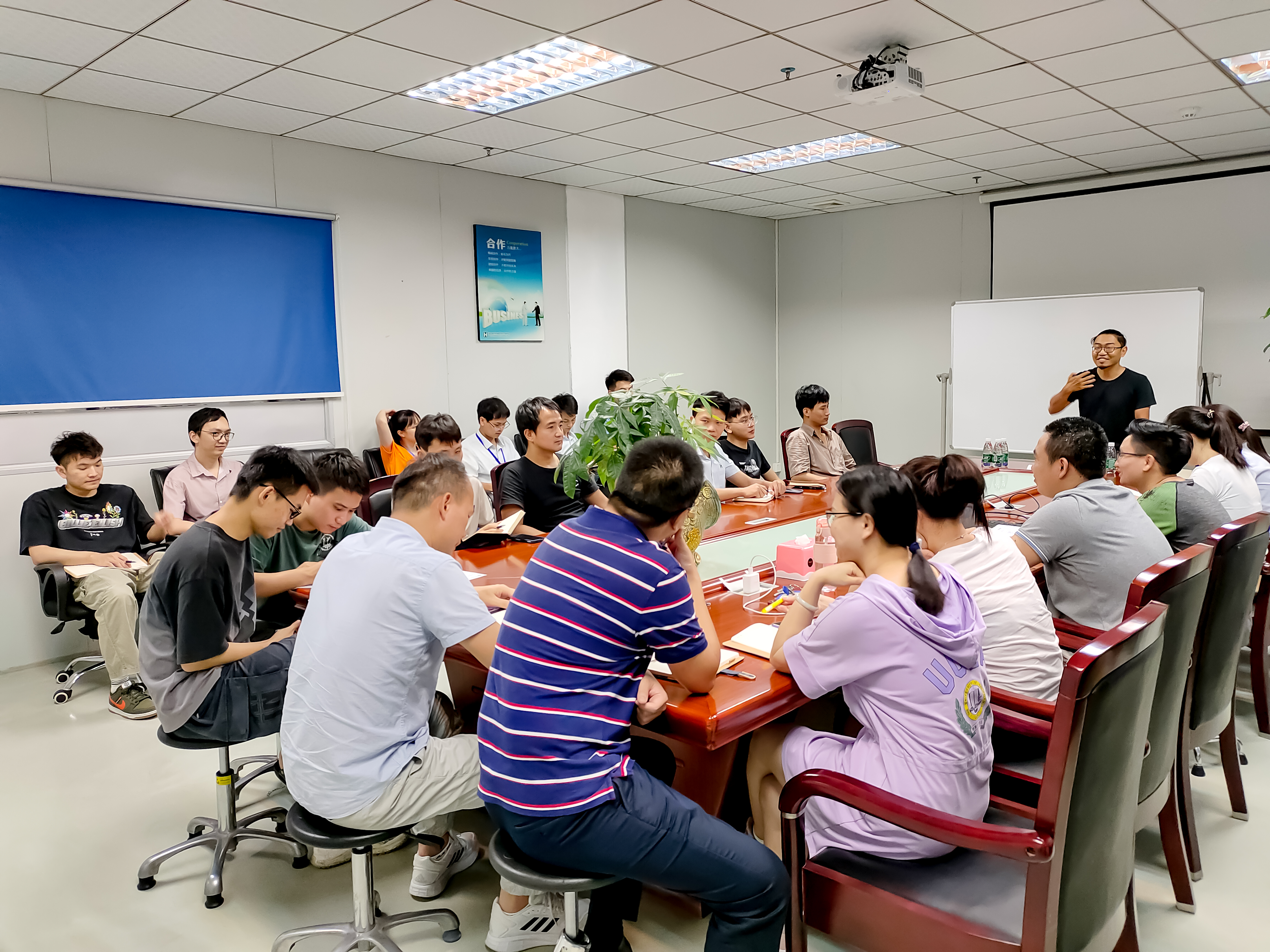 j9娱乐科技首期商务英语培训课程正式结束！2022年11月11日